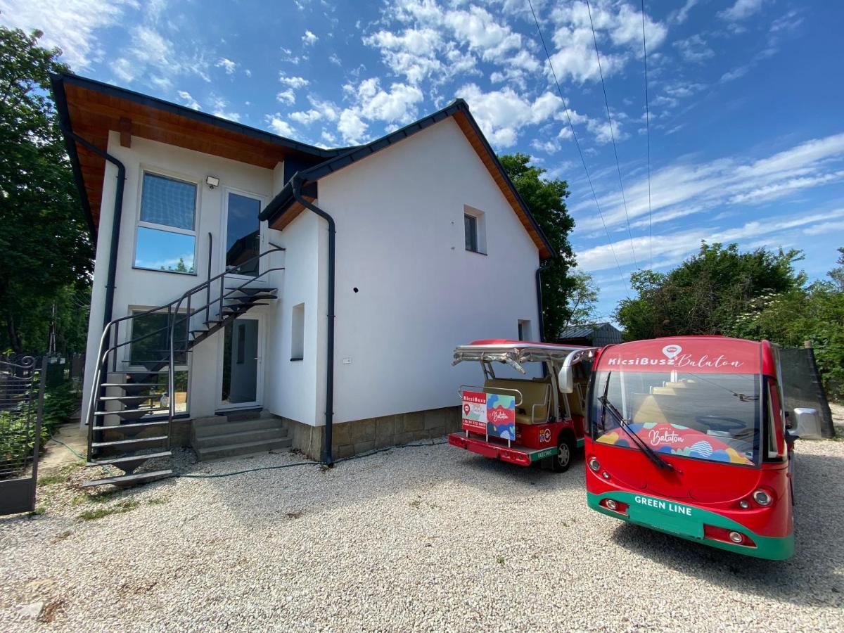 Bike & Fun Apartments - Balatonakarattya Exteriör bild